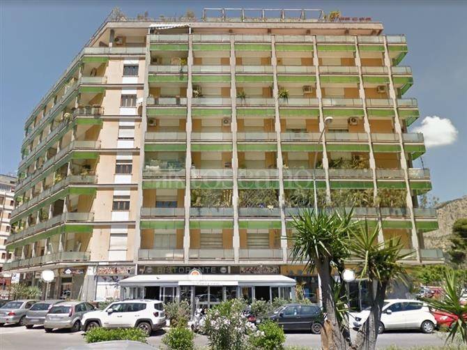 appartamento in vendita a Palermo in zona Libertà