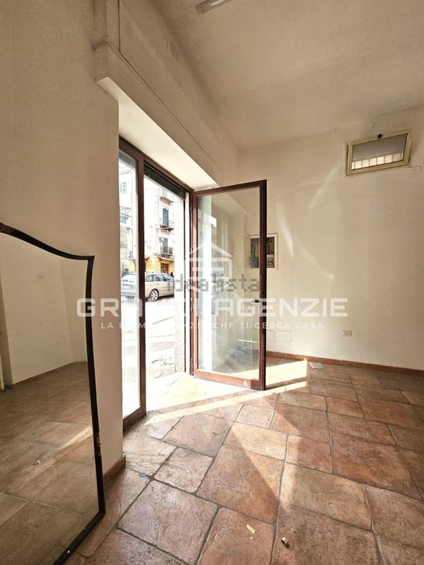 locale commerciale in vendita a Palermo in zona Centro storico