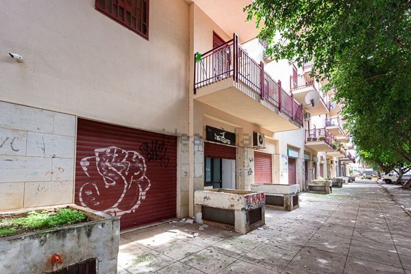 locale commerciale in vendita a Palermo in zona Zisa