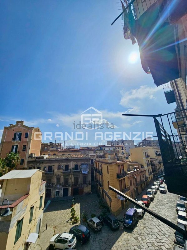 appartamento in vendita a Palermo in zona Politeama
