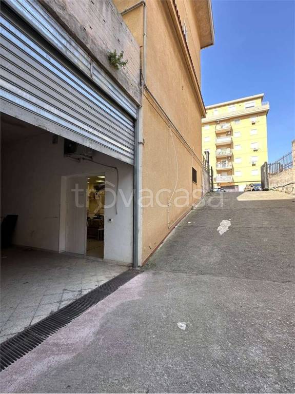 locale commerciale in vendita a Palermo in zona Settecannoli
