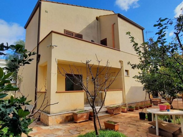 casa indipendente in vendita a Palermo in zona Mondello