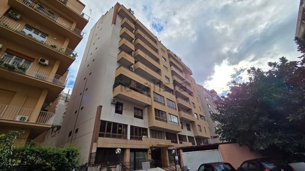 appartamento in vendita a Palermo in zona Libertà