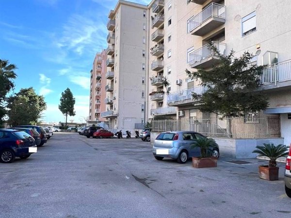 appartamento in vendita a Palermo in zona Montegrappa / Santa Rosalia