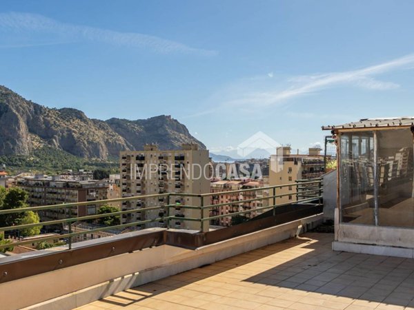 appartamento in vendita a Palermo in zona San Lorenzo