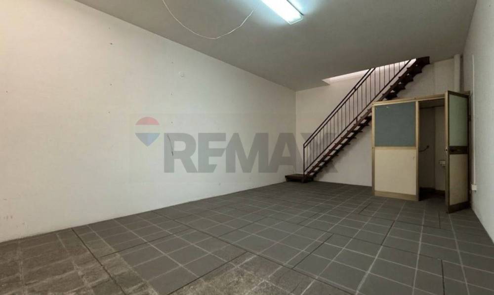 locale di sgombero in vendita a Palermo