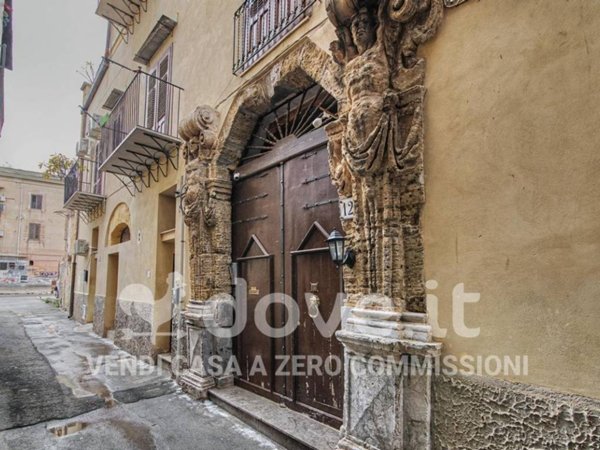 intera palazzina in vendita a Palermo in zona Centro storico