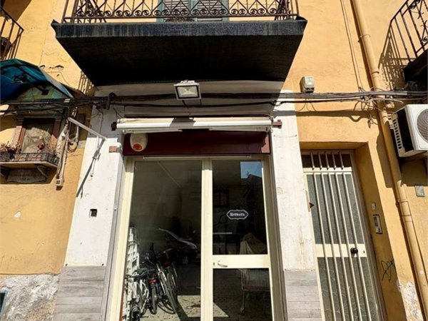 negozio in vendita a Palermo in zona Zisa