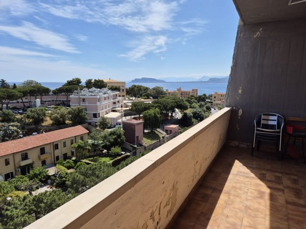 appartamento in vendita a Palermo in zona Arenella/Vergine Maria