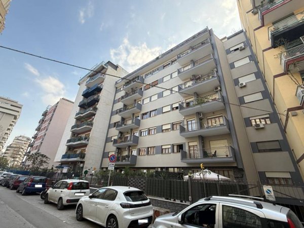 appartamento in vendita a Palermo in zona Politeama