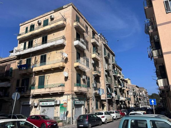 appartamento in vendita a Palermo in zona Malaspina/Palagonia