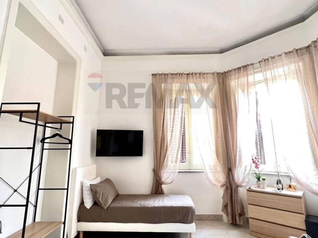 negozio in vendita a Palermo in zona Politeama