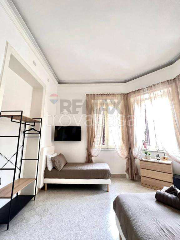 negozio in vendita a Palermo in zona Politeama