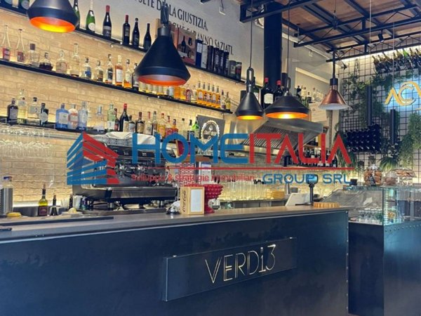 negozio in vendita a Palermo in zona Politeama