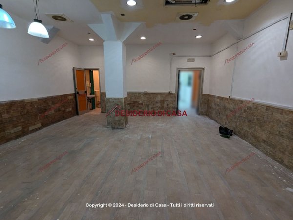 locale commerciale in vendita a Palermo in zona Chiavelli