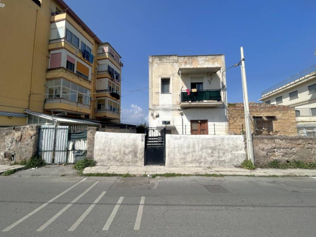 appartamento in vendita a Palermo in zona Villagrazia/Falsomiele