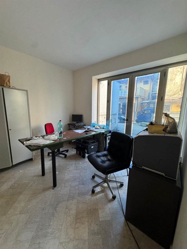 ufficio in vendita a Palermo in zona Politeama