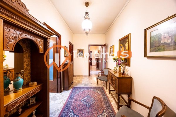 appartamento in vendita a Palermo in zona Malaspina/Palagonia