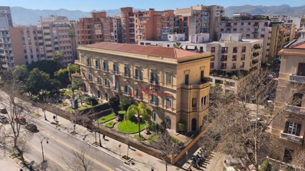 appartamento in vendita a Palermo in zona Libertà