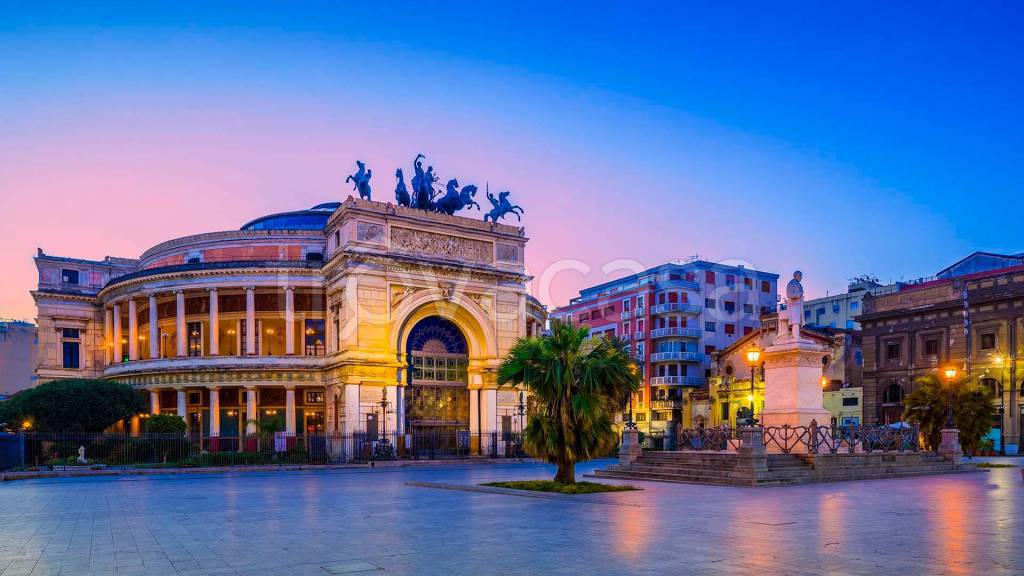 appartamento in vendita a Palermo in zona Politeama