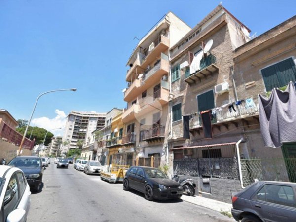 appartamento in vendita a Palermo in zona Malaspina/Palagonia