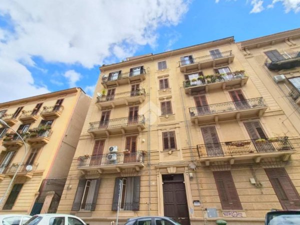 appartamento in vendita a Palermo in zona Zisa