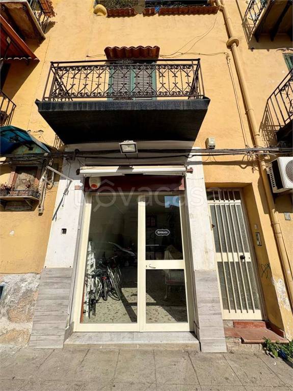 negozio in vendita a Palermo in zona Zisa