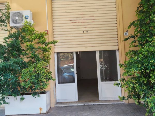 negozio in vendita a Palermo in zona Libertà