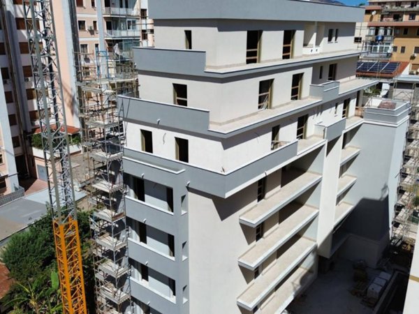 appartamento in vendita a Palermo in zona Malaspina/Palagonia