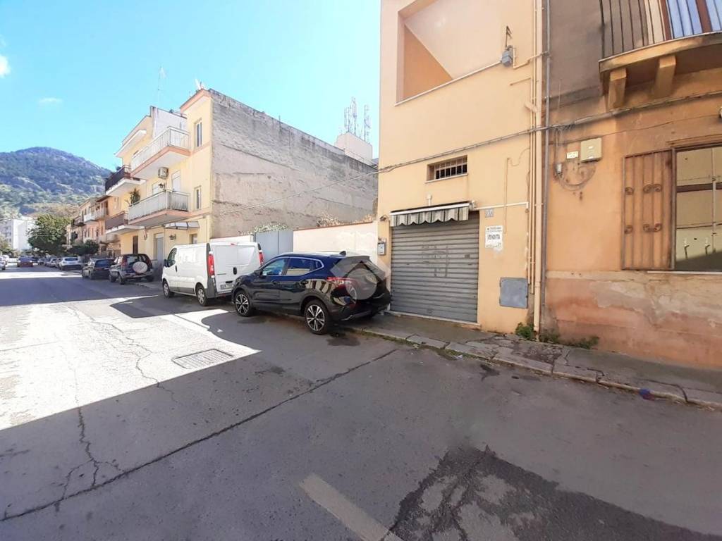 negozio in vendita a Palermo in zona Pallavicino
