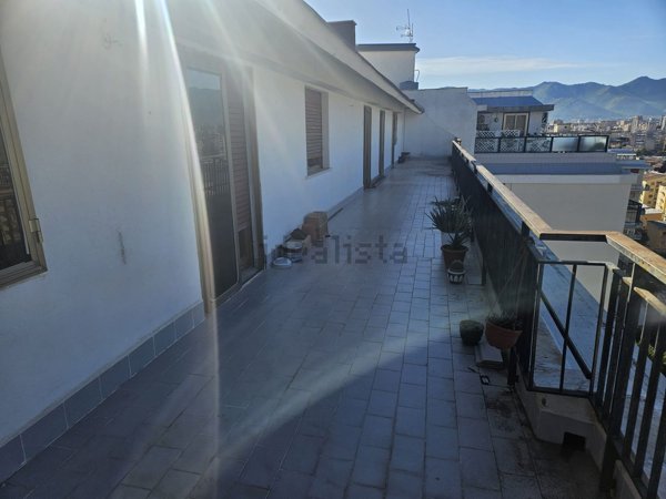 appartamento in vendita a Palermo in zona Malaspina/Palagonia