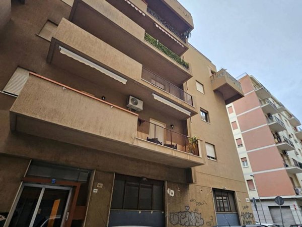 appartamento in vendita a Palermo in zona Zisa