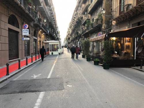 locale commerciale in vendita a Palermo in zona Centro storico