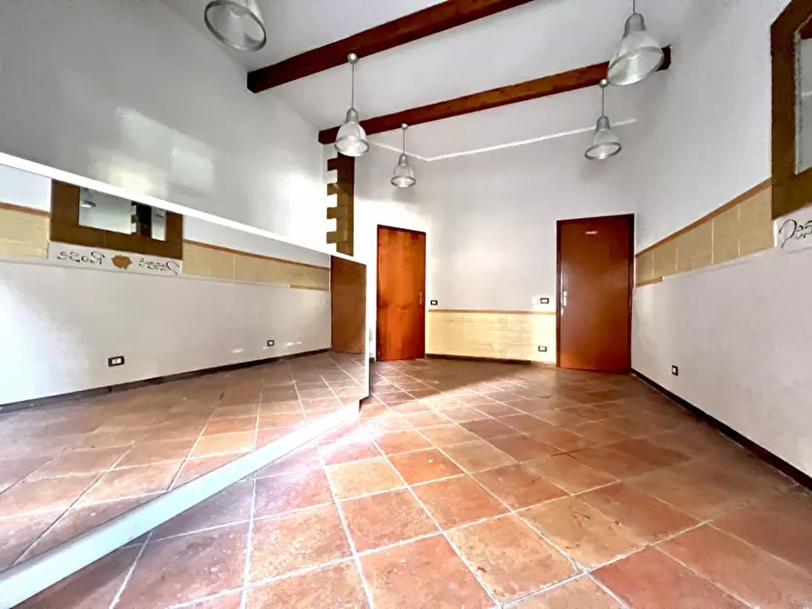 locale commerciale in vendita a Palermo in zona Malaspina/Palagonia