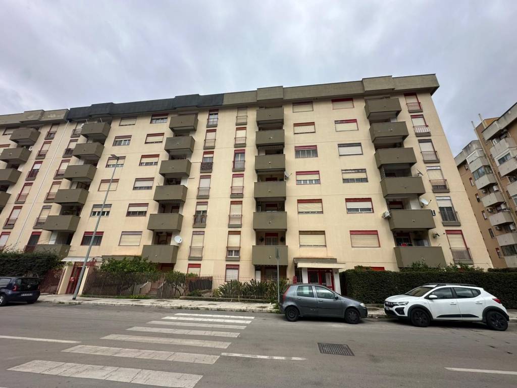 appartamento in vendita a Palermo in zona Montegrappa / Santa Rosalia