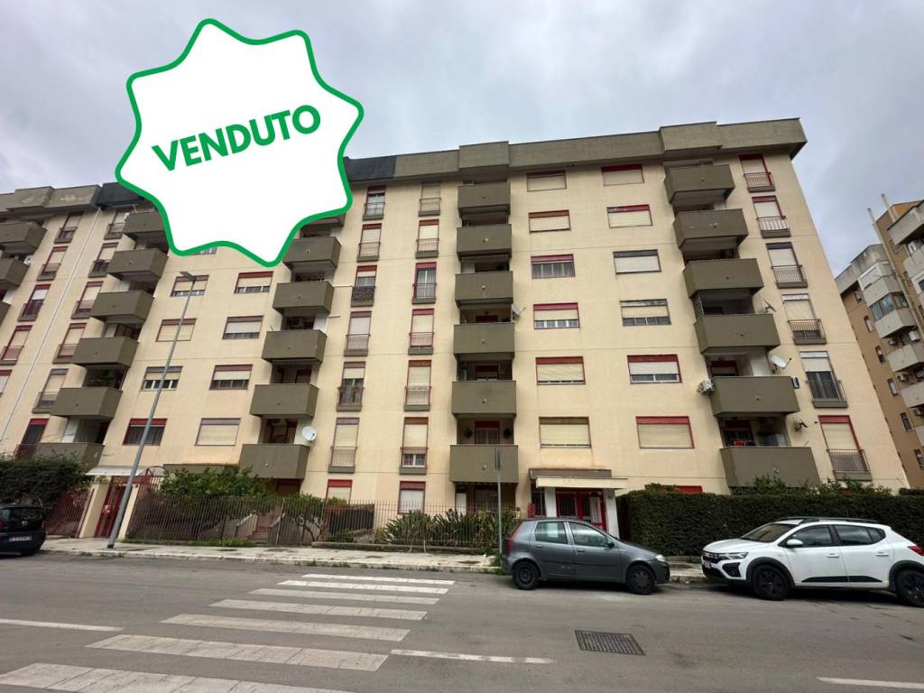 appartamento in vendita a Palermo in zona Montegrappa / Santa Rosalia