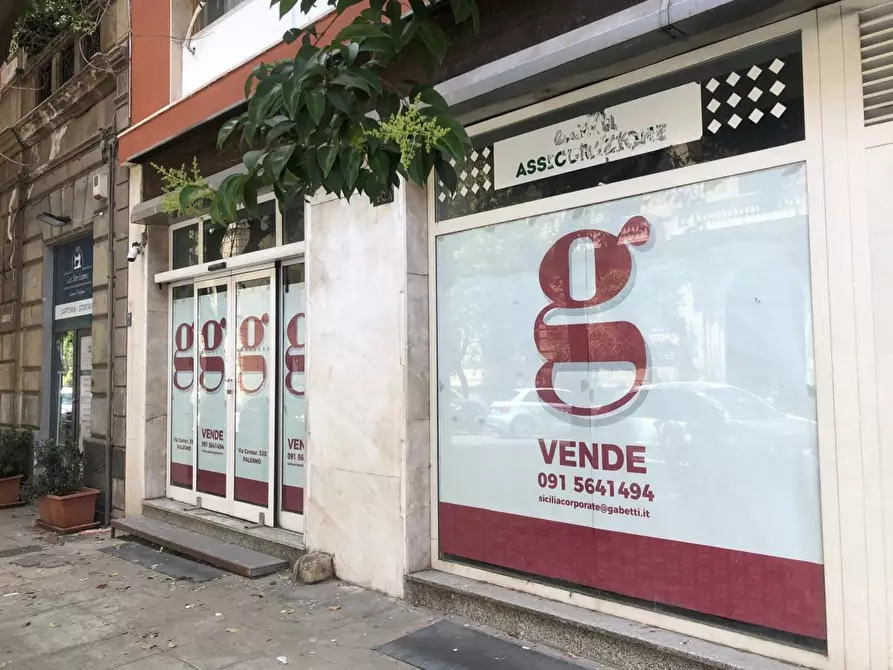 locale commerciale in vendita a Palermo in zona Politeama
