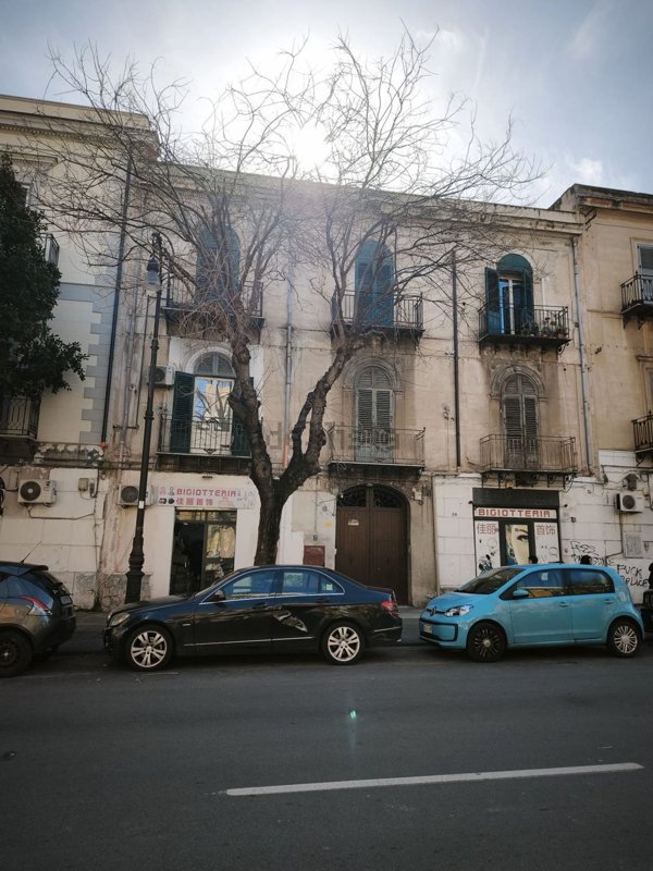 locale di sgombero in vendita a Palermo