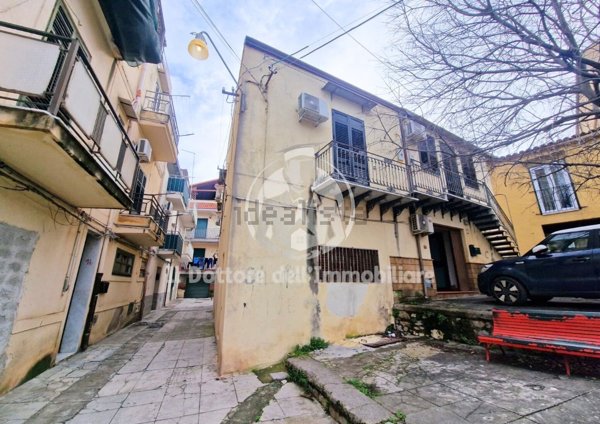 appartamento in vendita a Palermo in zona Villagrazia/Falsomiele