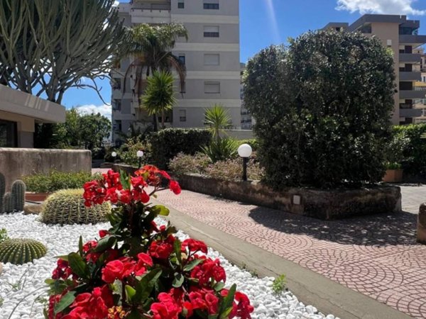 appartamento in vendita a Palermo in zona Malaspina/Palagonia