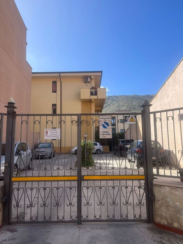 appartamento in vendita a Palermo in zona Tommaso Natale