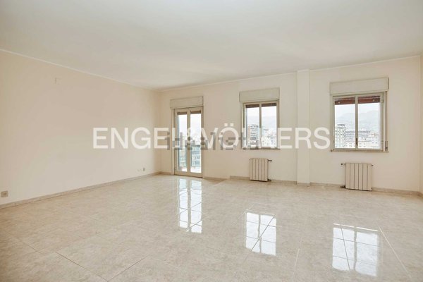 appartamento in vendita a Palermo in zona Malaspina/Palagonia