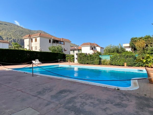 appartamento in vendita a Palermo in zona Mondello