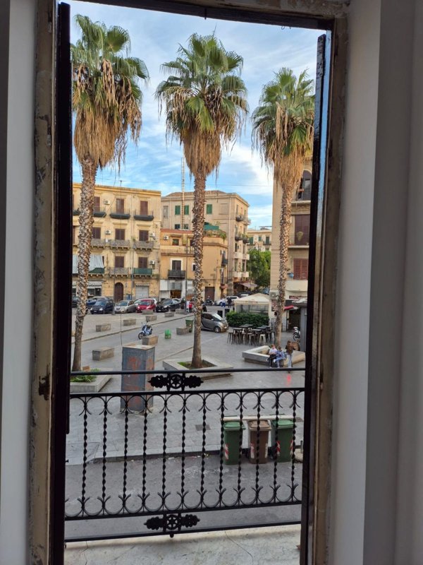 appartamento in vendita a Palermo in zona Politeama