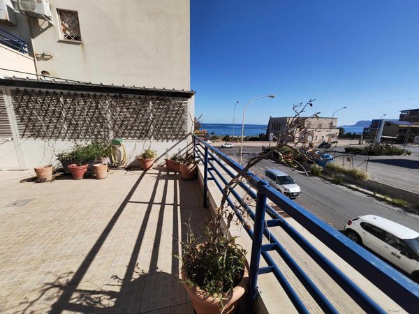 appartamento in vendita a Palermo in zona Roccella