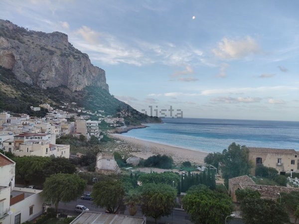 appartamento in vendita a Palermo in zona Arenella/Vergine Maria