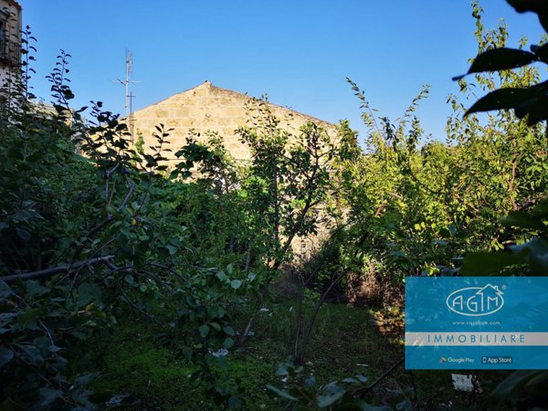 appartamento in vendita a Palermo in zona Zisa