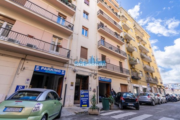 appartamento in vendita a Palermo in zona Politeama