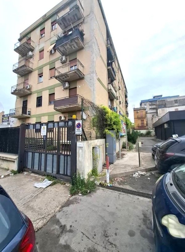 appartamento in vendita a Palermo in zona Zisa