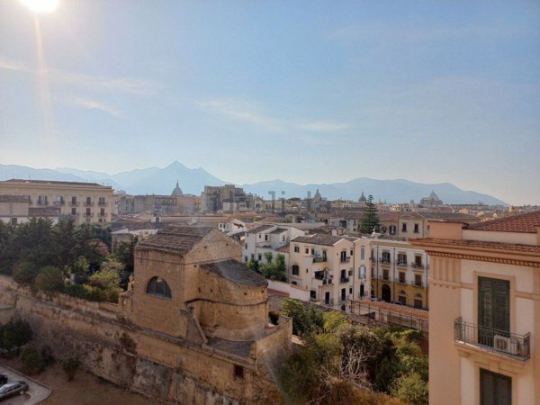appartamento in vendita a Palermo in zona Centro storico